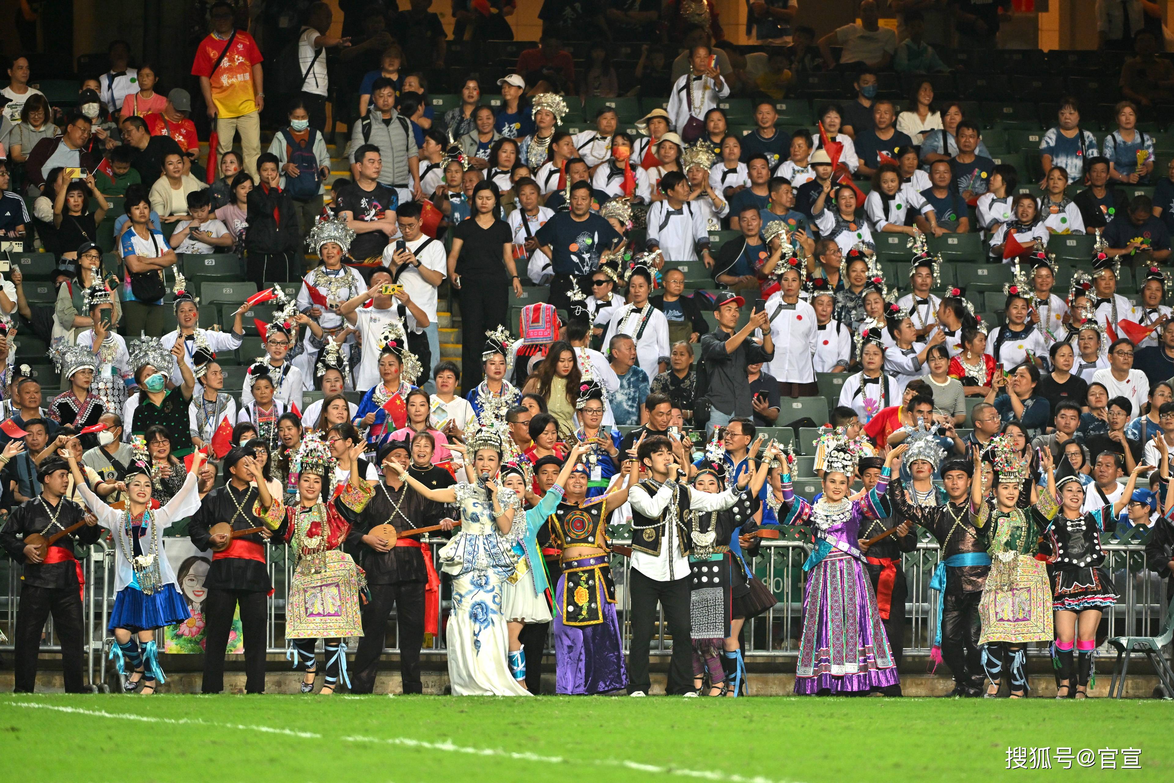 开云体育官方网站-关于精彩表现令人目不转睛，赛场氛围火爆的信息