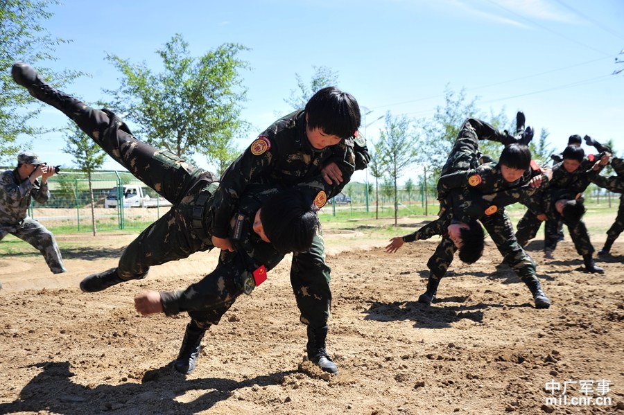 包含身手矫捷,技术精湛,一场比赛的胜负就在其中的词条 包含身手矫捷,技术精湛,一场比赛的胜负就在其中的词条