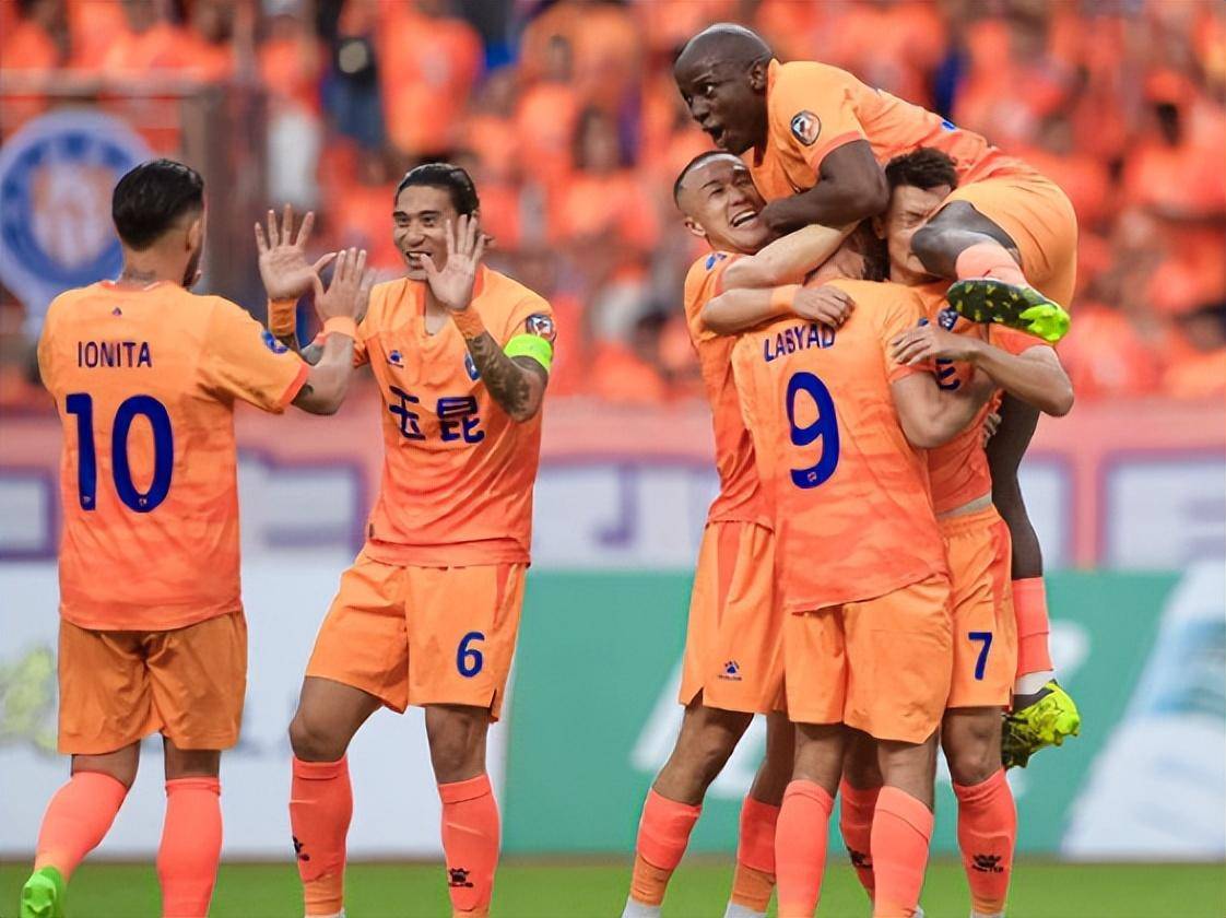 云南队在比赛中表现出极强攻势,成功压倒对手 云南队在比赛中表现出极强攻势,成功压倒对手