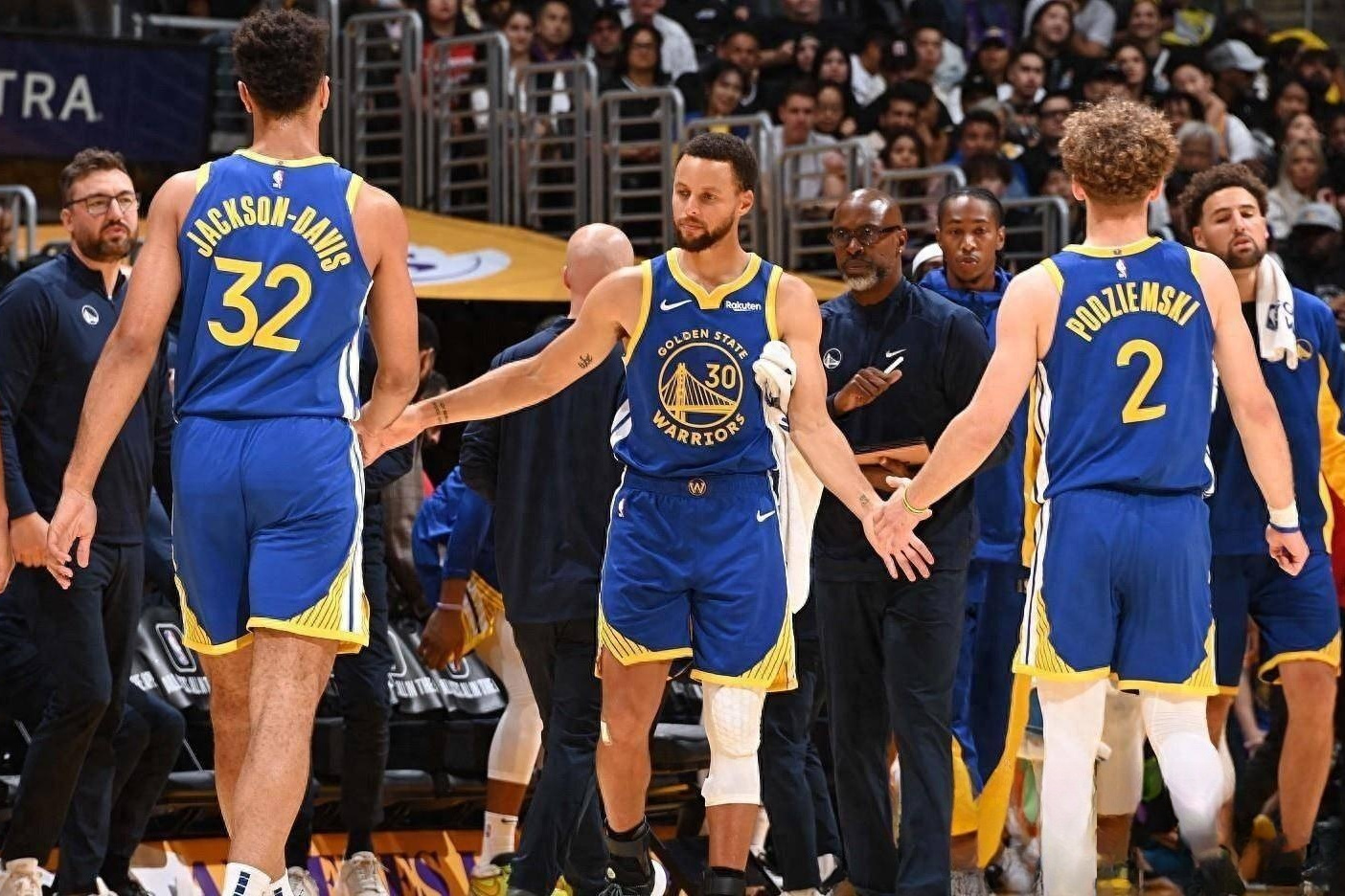 尼克斯队球员训练成果显著,球队积极备战新赛季的简单介绍 尼克斯队球员训练成果显著,球队积极备战新赛季的简单介绍