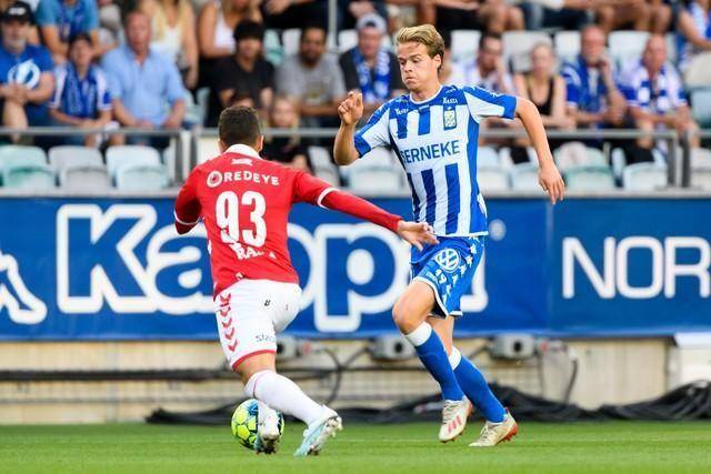 柏林赫塔实力强大,轻松赢得比赛 柏林赫塔实力强大,轻松赢得比赛