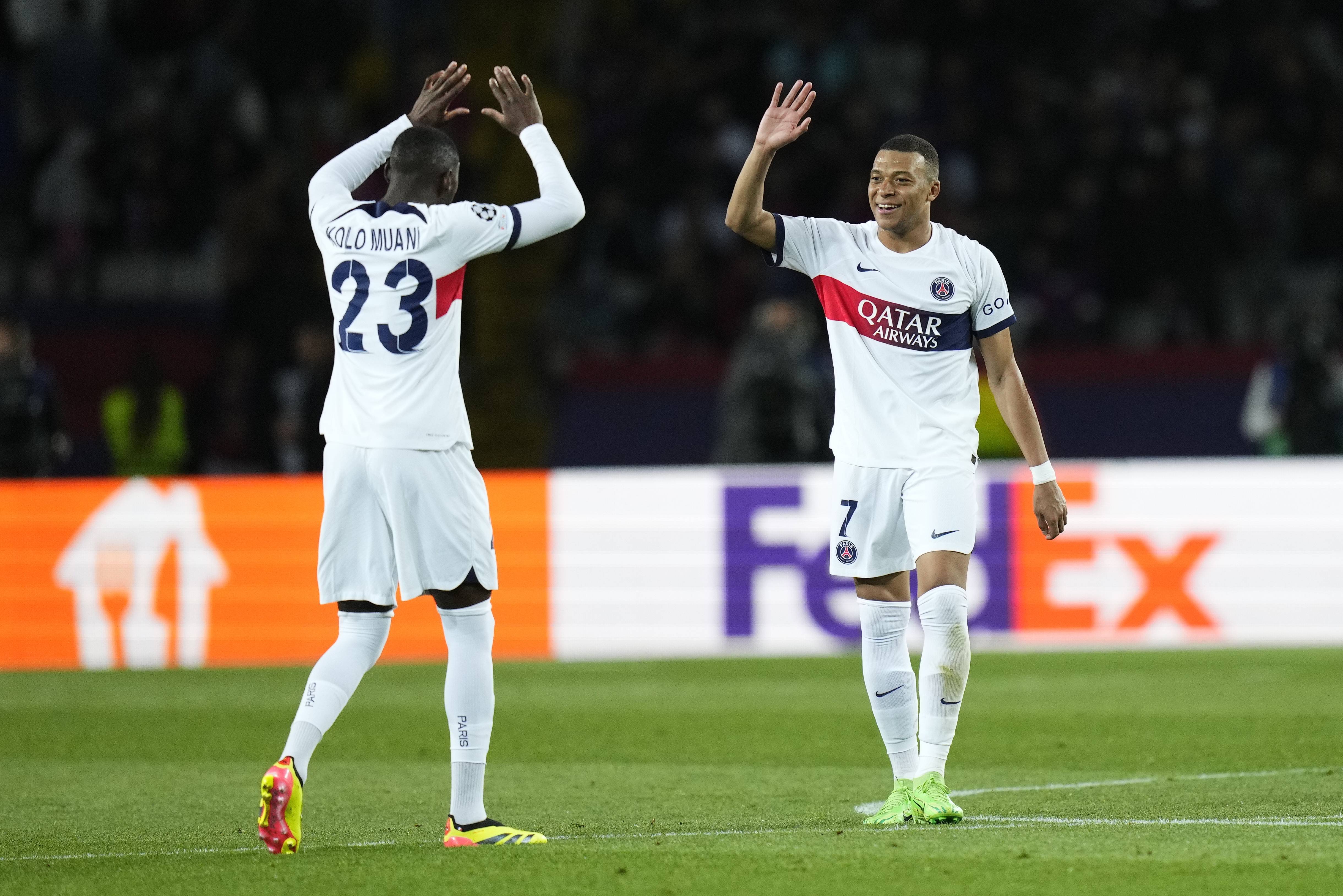 欧国联赛胜负难定,球队斗志昂扬 欧国联赛胜负难定,球队斗志昂扬