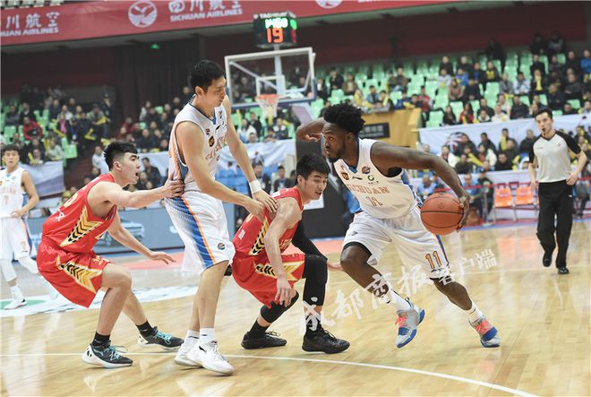 开云下载-关于弗赖堡绝地反击，客场逆转击败对手的信息