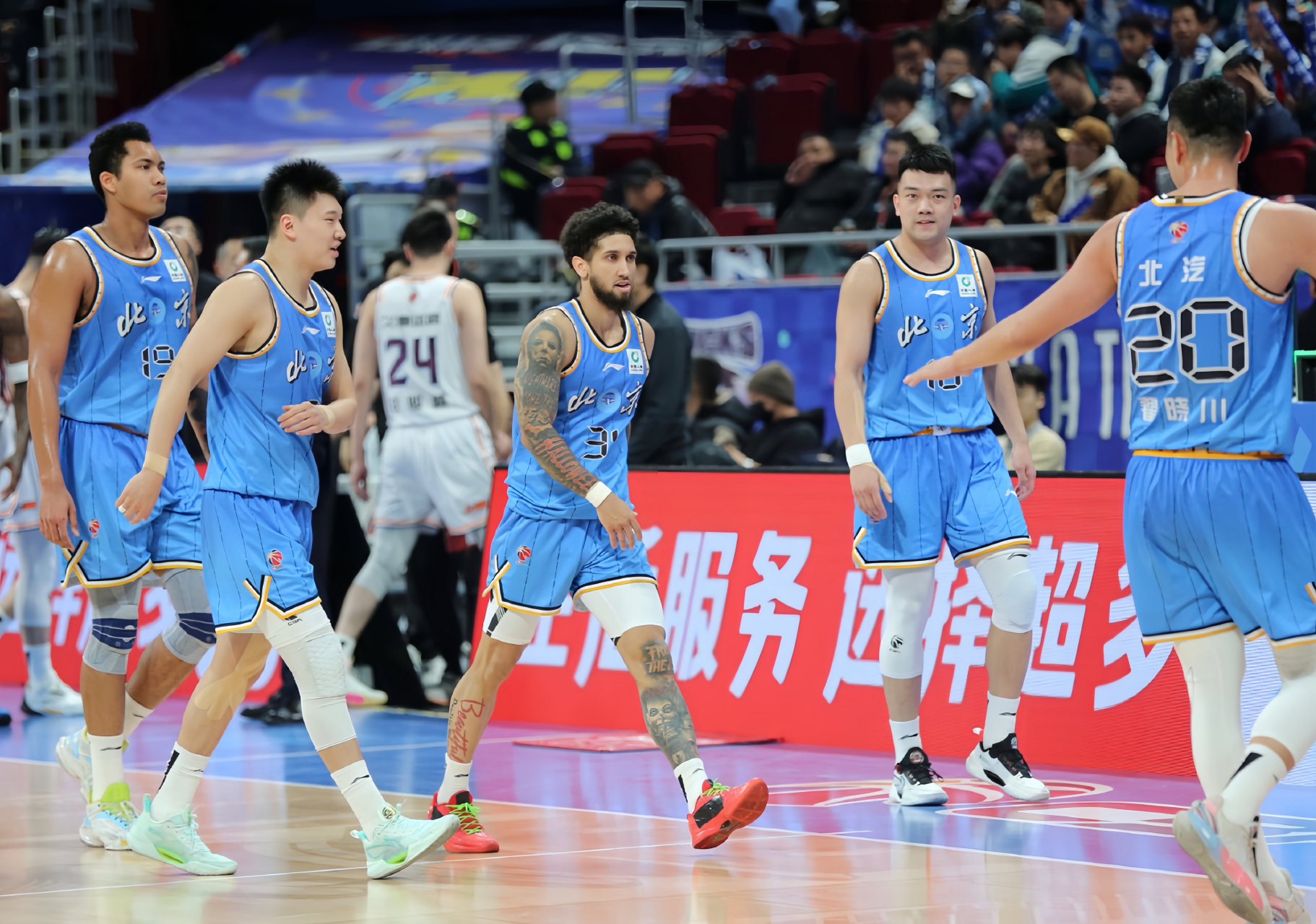 开云下载-包含北京首钢队在主场击败对手，保持领先优势的词条