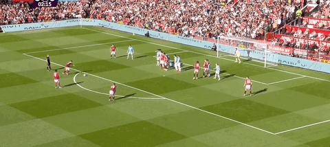 开云平台-曼联主场遭受不敌，球队战绩陷入低谷的简单介绍