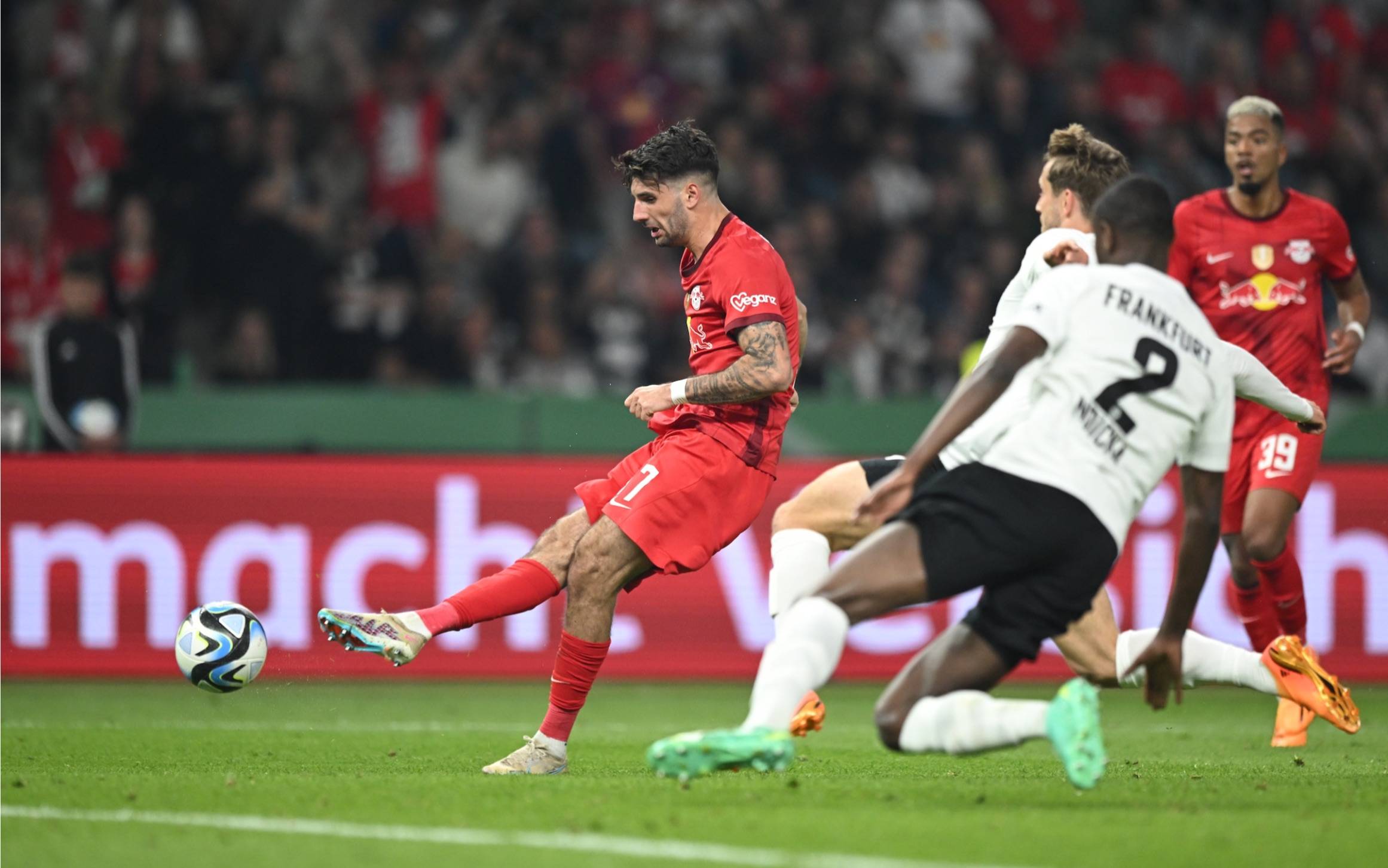 美因茨新星涌现,德甲未来前景堪忧的简单介绍 美因茨新星涌现,德甲未来前景堪忧的简单介绍