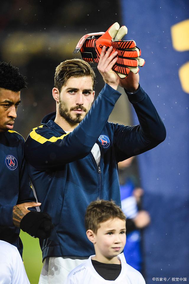 关于巴萨前锋格列兹曼在比赛中遭受犯规,耽误球队进攻的信息 关于巴萨前锋格列兹曼在比赛中遭受犯规,耽误球队进攻的信息