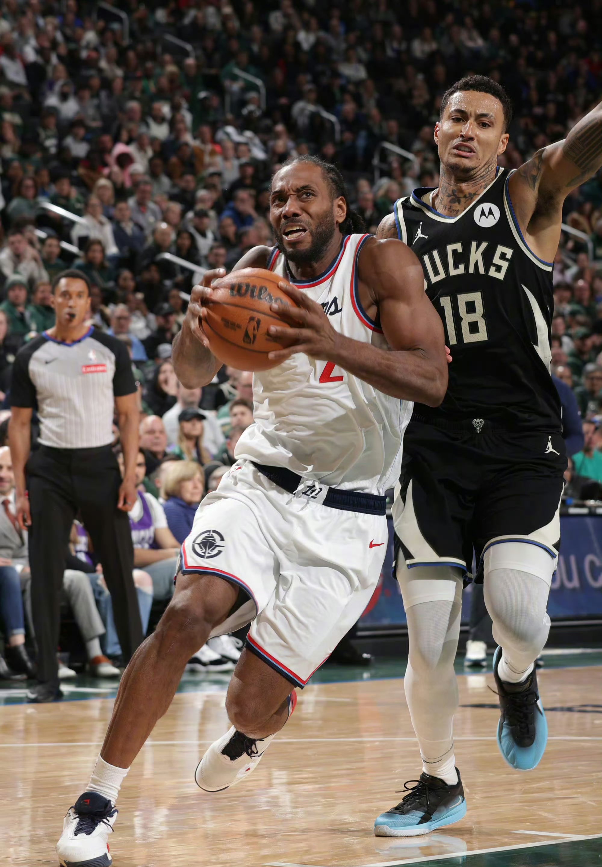 伦纳德再次砍下三双帮助球队战胜 伦纳德再次砍下三双帮助球队战胜