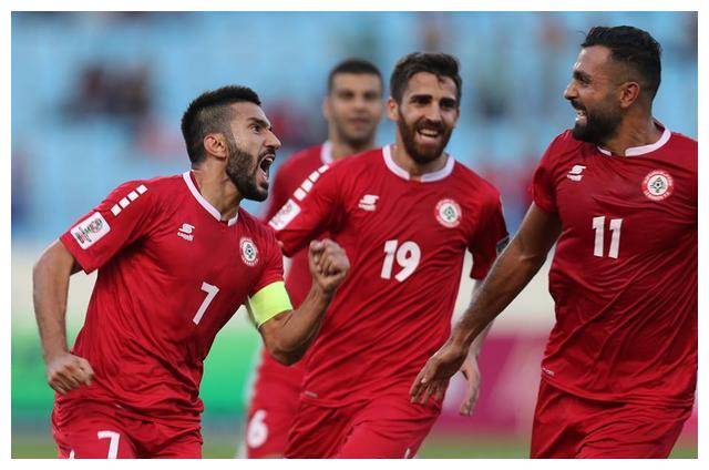 比赛中球队实力碾压对手夺冠 比赛中球队实力碾压对手夺冠