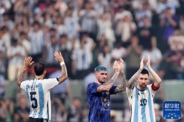 阿根廷足球比赛令人目不暇接 阿根廷足球比赛令人目不暇接