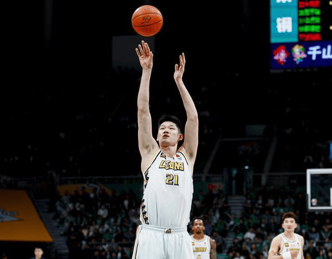 开云体育-江苏队主场失利，新任外援表现不佳受到质疑的简单介绍