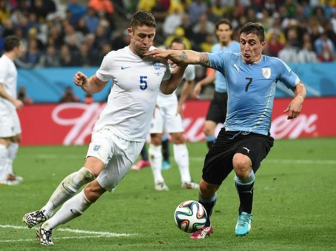 关于瑞典小胜乌拉圭,欧洲杯悬念难解的信息 关于瑞典小胜乌拉圭,欧洲杯悬念难解的信息