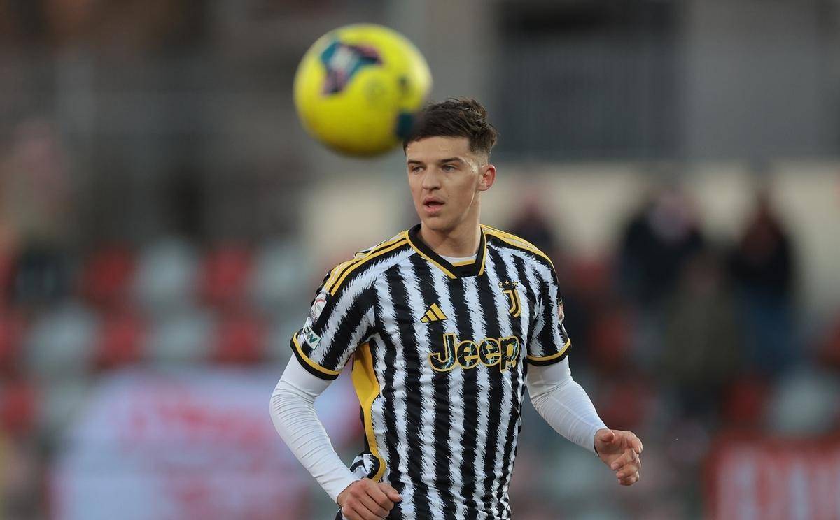 开云体育平台APP-包含尤文图斯新帅上任，球迷期待新赛季表现的词条