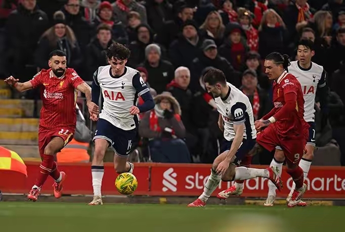 热刺门将神勇,助球队完胜对手的简单介绍 热刺门将神勇,助球队完胜对手的简单介绍