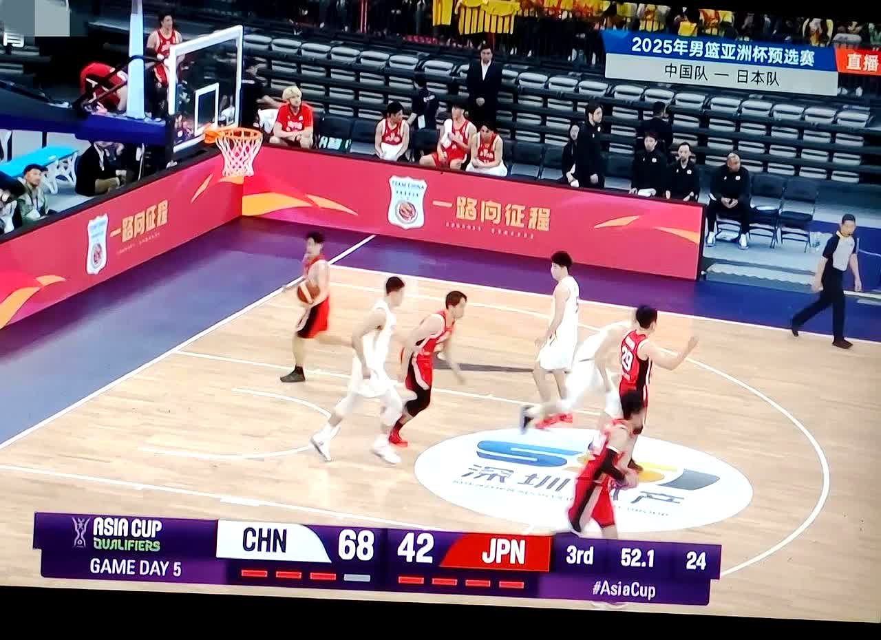 开云体育官网-球队在国际篮球比赛中击败对手