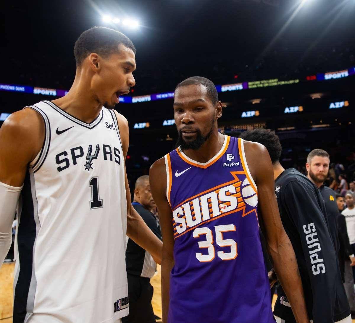 篮网主场大胜马刺,取得三连胜 篮网主场大胜马刺,取得三连胜