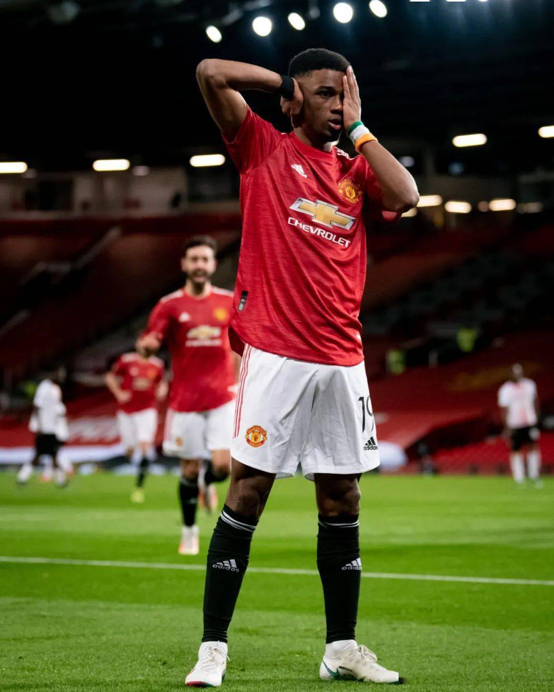 开云下载-詹姆斯遭遇AC米兰晋级，意甲局势紧张的简单介绍