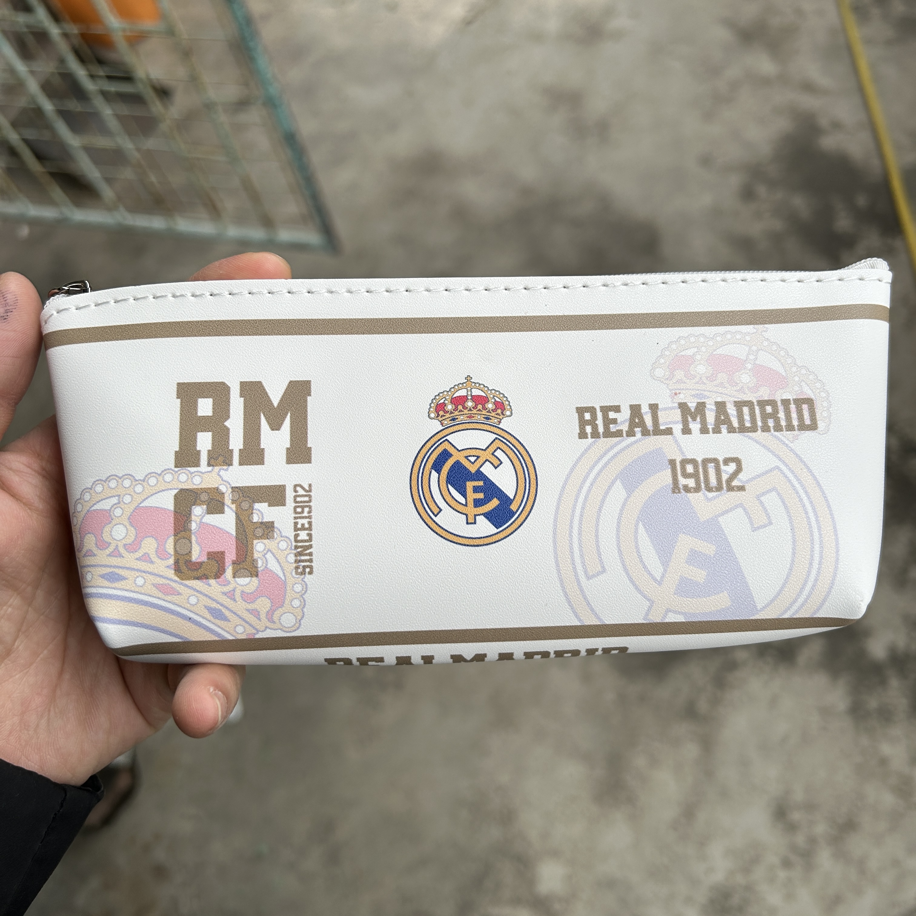 开云体育-AC米兰力克巴萨，C罗扑点救主世界杯的简单介绍