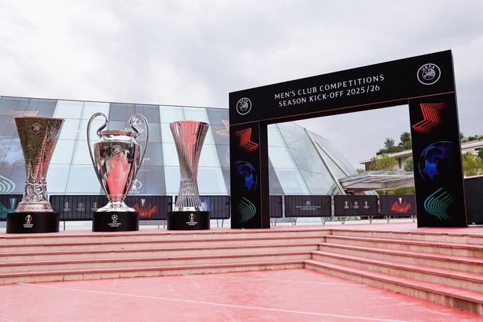 关于1.皇马将对阵曼联,梅西和内马尔在欧冠抽签仪式上相聚的信息 关于1.皇马将对阵曼联,梅西和内马尔在欧冠抽签仪式上相聚的信息