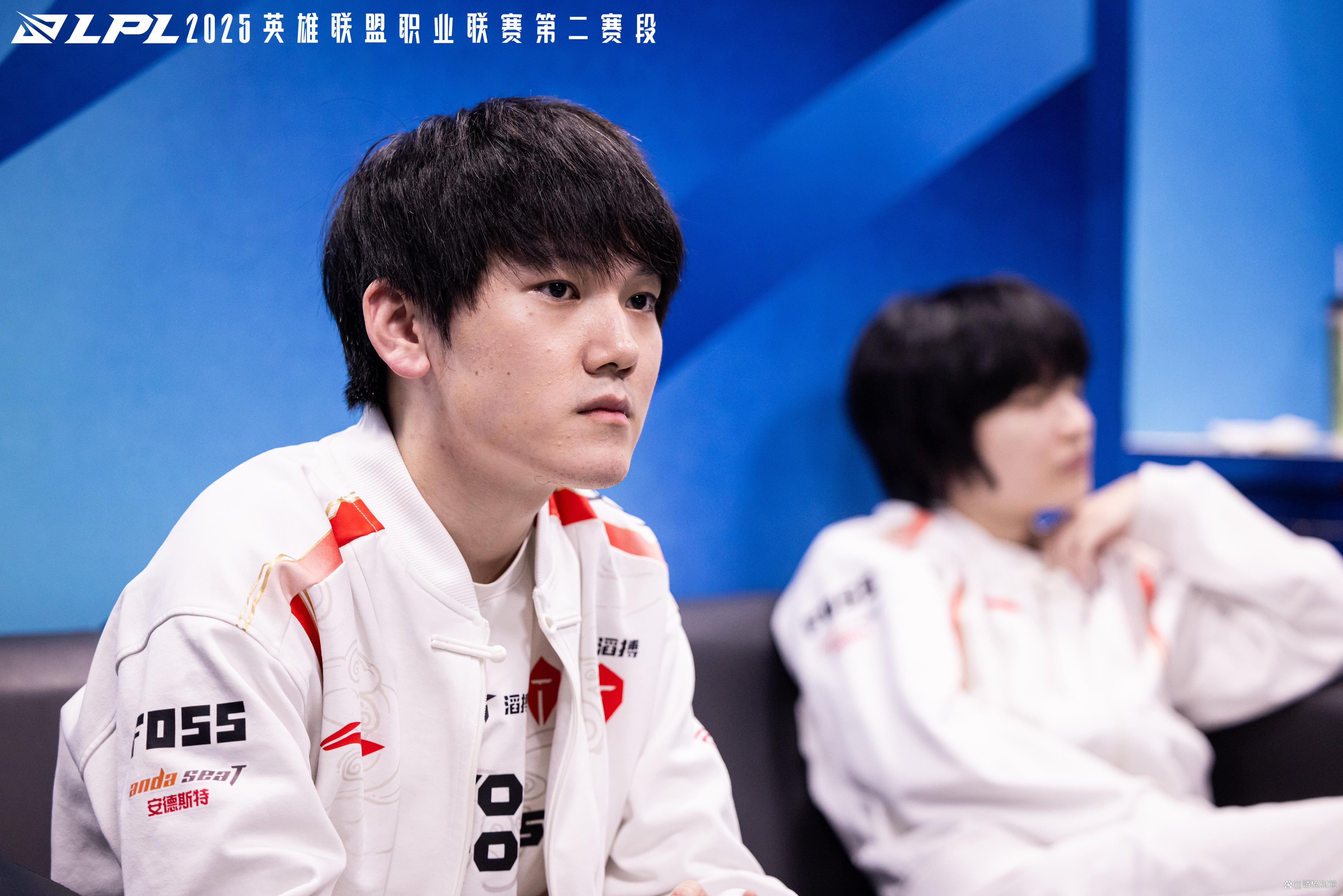 开云体育在线-NS轻取TES，ShowMaker操刀奇招英雄翻盘八强赛3:2（巴黎）