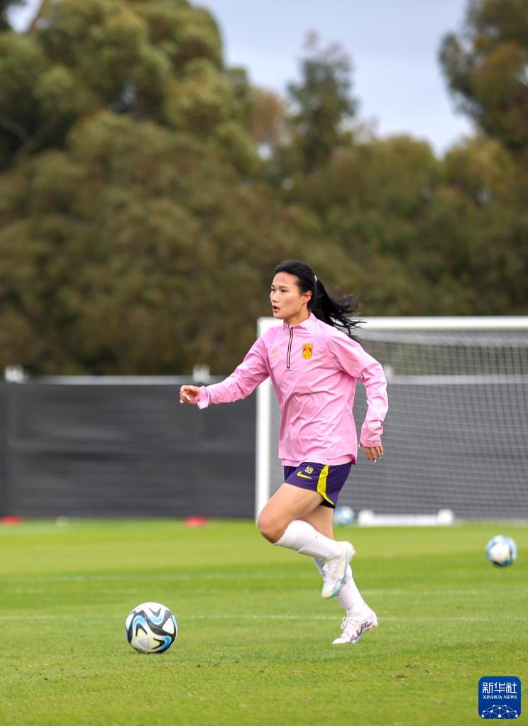 中国女足备战大赛,砥砺前行 中国女足备战大赛,砥砺前行