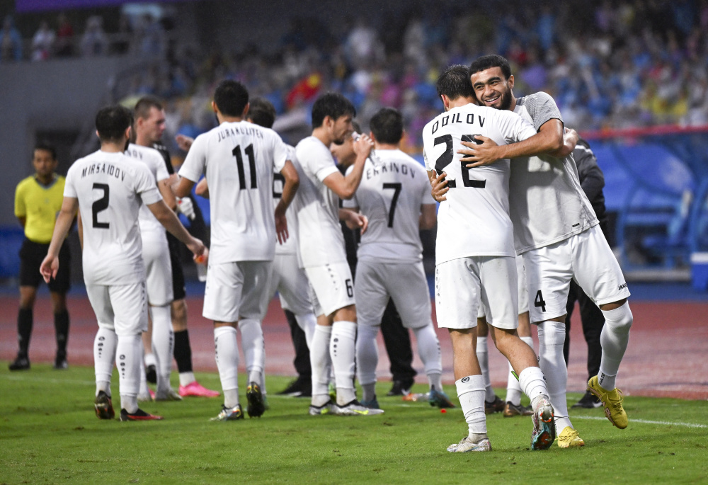 开云体育-乌兹别克斯坦大将横扫亚冠赛场，称霸小组