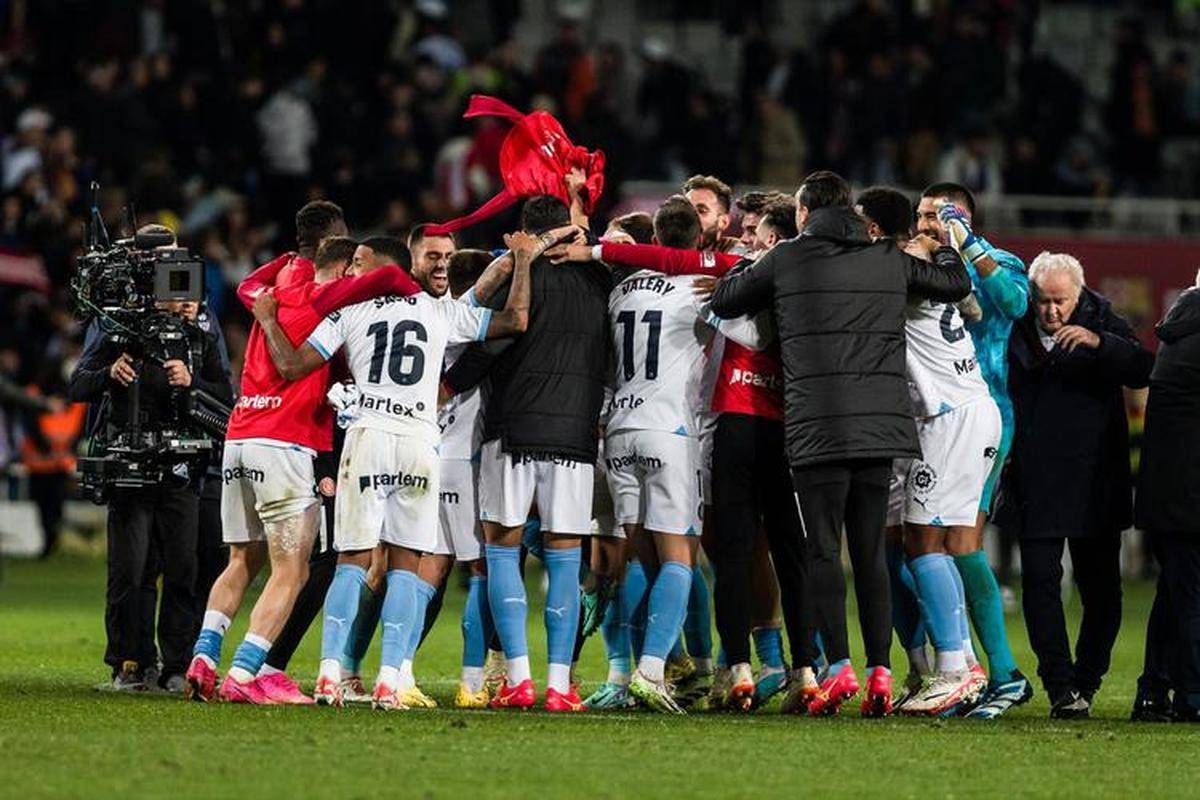 足球比赛瞬间报道,精彩对决全记录的简单介绍 足球比赛瞬间报道,精彩对决全记录的简单介绍