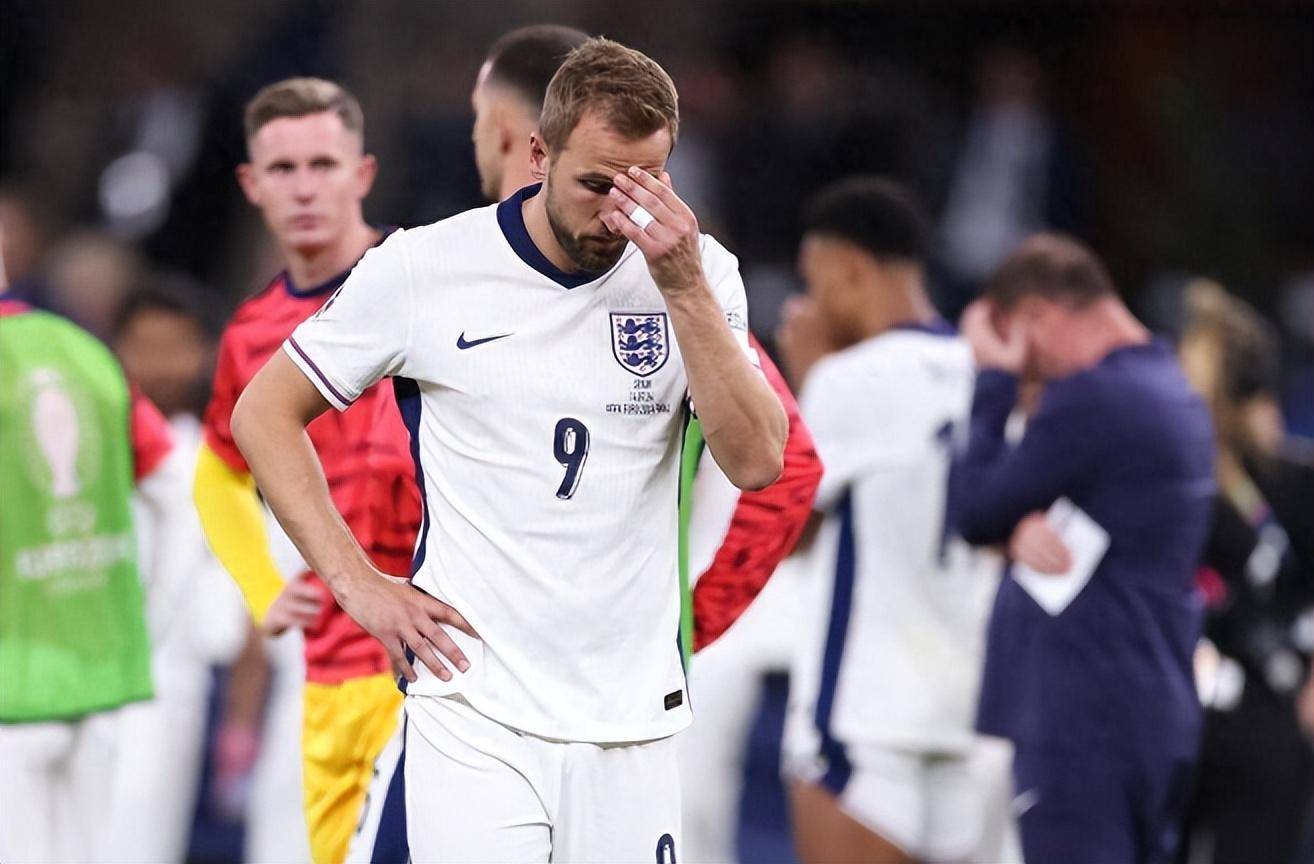 关于欧洲杯传奇谢幕,球迷泪洒赛场的信息 关于欧洲杯传奇谢幕,球迷泪洒赛场的信息