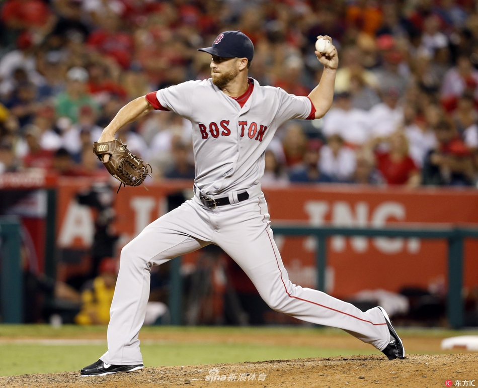 棒球明星选手受伤退赛,引发热议 棒球明星选手受伤退赛,引发热议