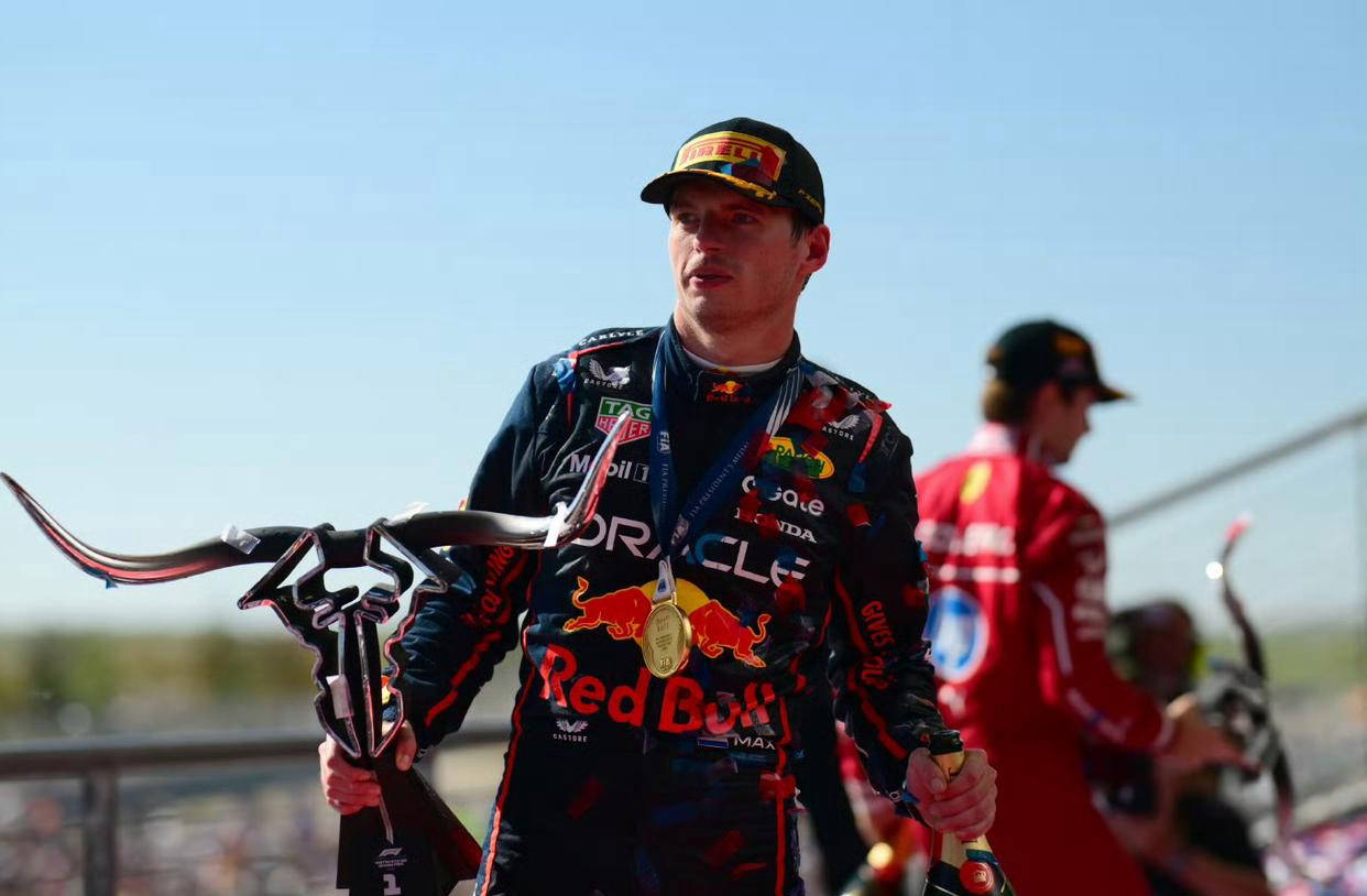 红牛二队鏖战阿斯顿马丁,勒克莱尔扛起全队 红牛二队鏖战阿斯顿马丁,勒克莱尔扛起全队